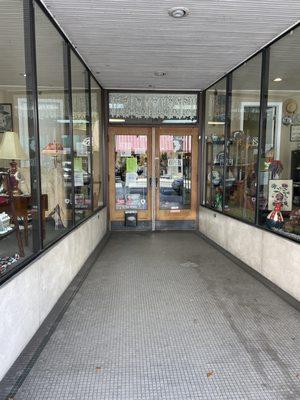 Miss Ruby's Antiques & Collectibles