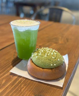Kaya Bun ($7) + Meloncoco ($8.50)