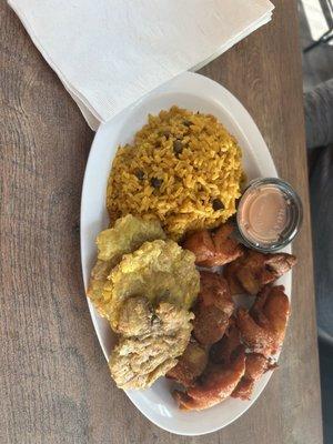 Fried Plantains w Fried Chicken