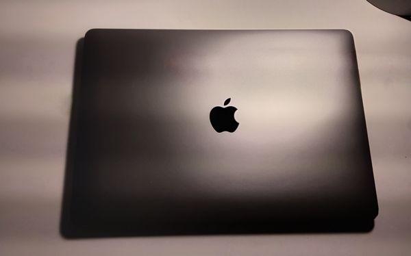 Apple computer about to get a screen replacement.