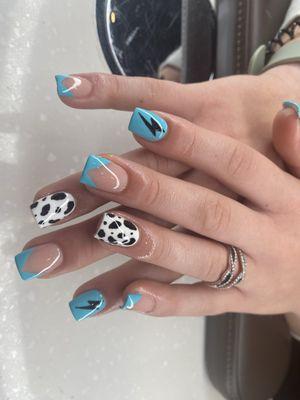 Took my granddaughter in to get her new nails done and they did a fabulous job!! Definitely recommend them!!