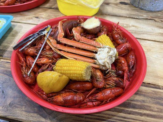 Crawfish & Crab Cluster