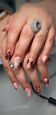 Nina’s Blooming Nails