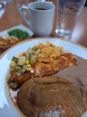 Chile replenish, calabasitas, enchiladas