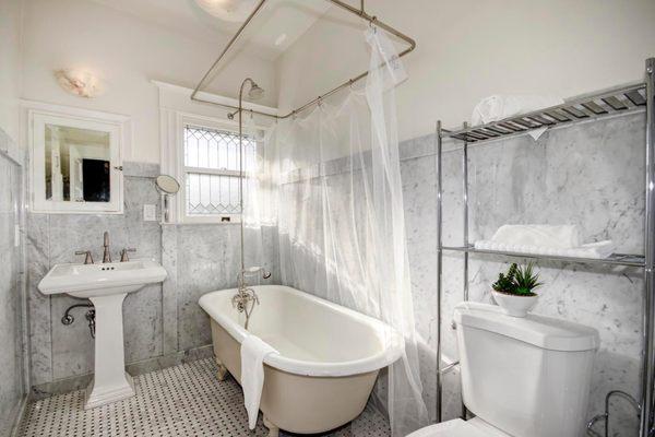 Ulises & Linda's House Cleaning