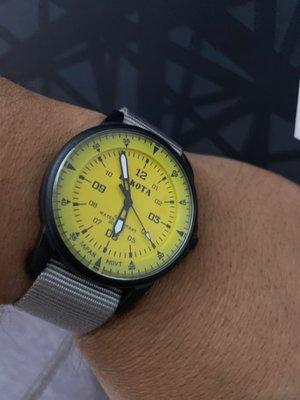 Dakota yellow dial. 50%Mid-Size Black and Yellow Ultralight - Gray Band