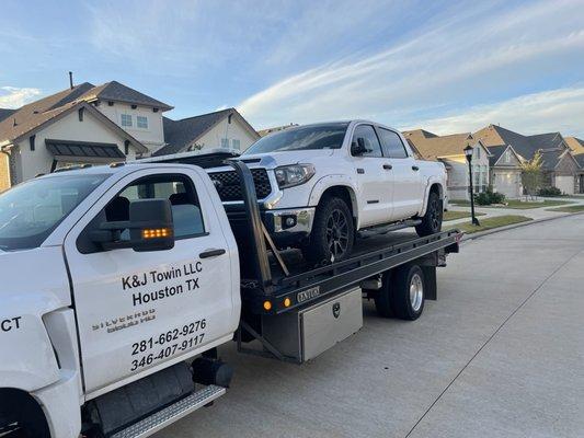 K&J Towing
