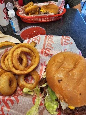 Freddy's Frozen Custard & Steakburgers