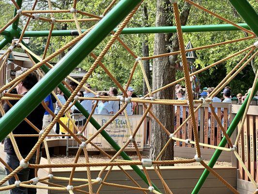 Jungle gym(spider like)