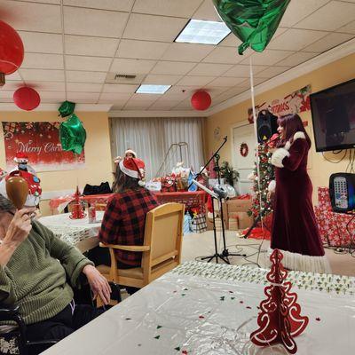 Visiting holiday singer