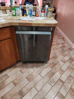 Installed dishwasher