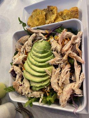 Chicken salald with tostones