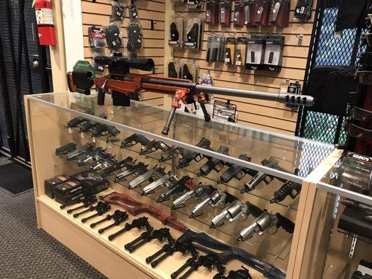 Dzuro's Guns and Accessories