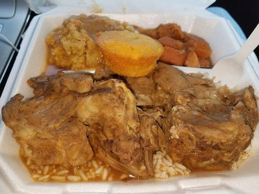 Neckbones & rice special $10 I chose dressing(w/ gravy) & candied yams & a corn muffin w/ strawberry lemonade