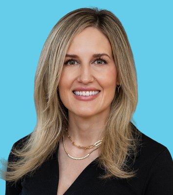 Amy Avant is a Board-Certified Family Nurse Practitioner at U.S. Dermatology Partners in Olathe, Kansas.