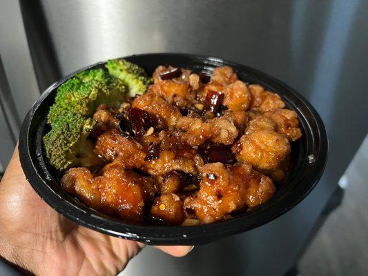General Tso Chicken (Highly Recommend)