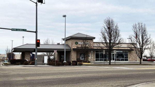 Photo of the WaFd Bank Branch location in Nampa, Idaho. Located at 1460 Caldwell Blvd, Nampa ID 83651.