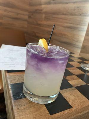 Lemon Lavender Gin Fizz, yum!