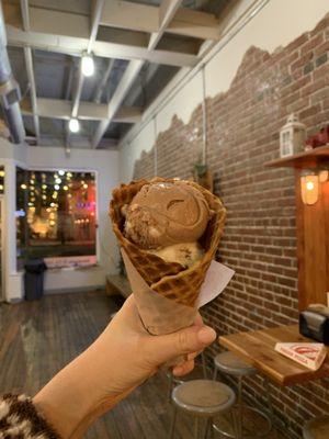 One scoop split between two flavors