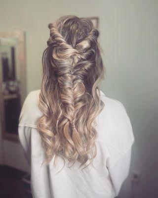 Hairplay with Elizabeth