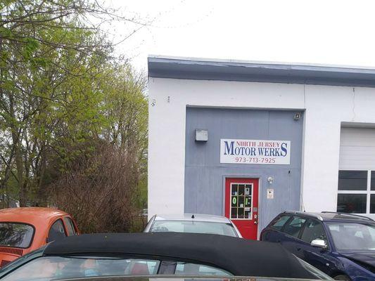 All kinds of VW and Audi models in for repair and maintenance.