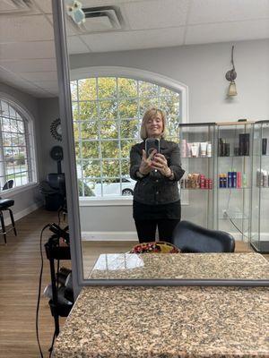 I love this salon. Maria is an awesome hair stylist. I've been going to her for 7 years. I highly recommend her