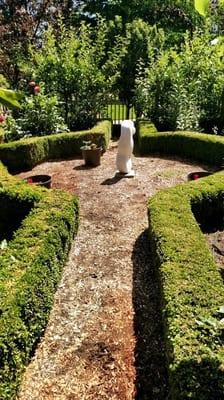 Flora Organic Landscape Maintenance