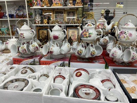 Classy tea sets with racks