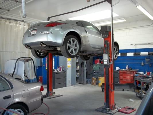 Tom's Auto Body Paint & Towing