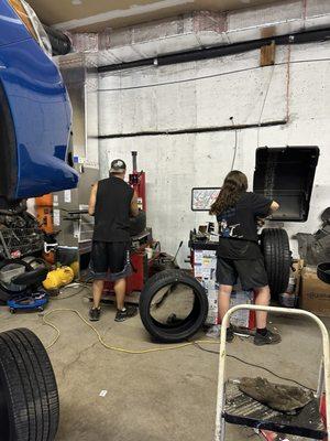 Momo’s Auto Service and Repair