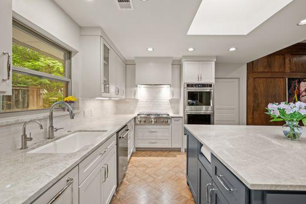 Undercount sink installation