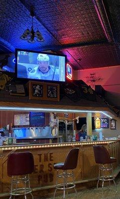 Bar to enjoy a drink and a game.