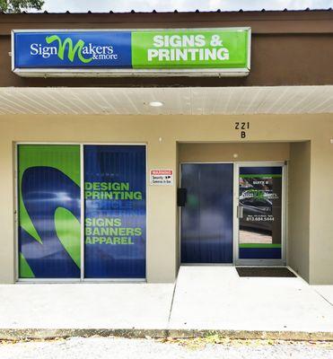 Sign Makers & More, LLC.
221 Pauls Drive
Suite B
Brandon,Florida 33511
signmakersandmore.com