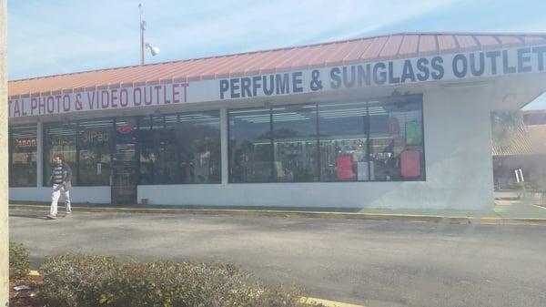 Very good deal cell phone and camera ,I really like this place. Thanks