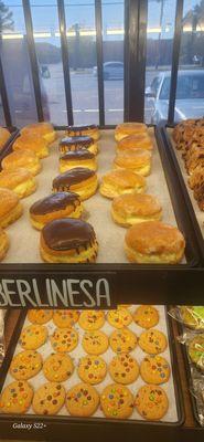 La Panaderia Damaris Bakery & Cafe