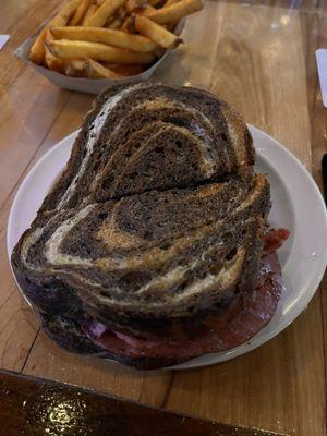 Coach's Pub & Eatery