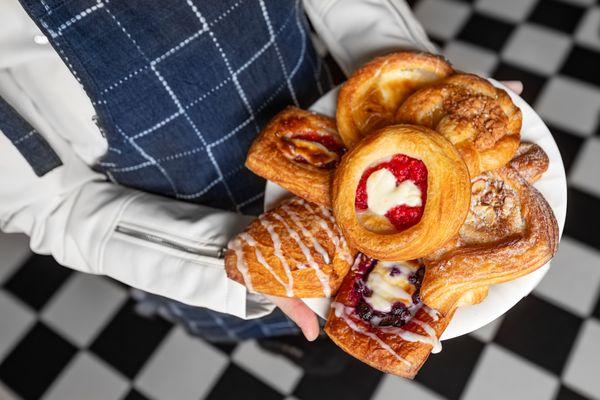 Goose Feathers Cafe & Bakery