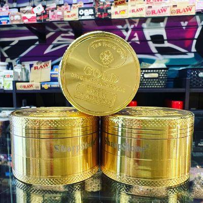 Lucky Smoke Shop In Albany Park