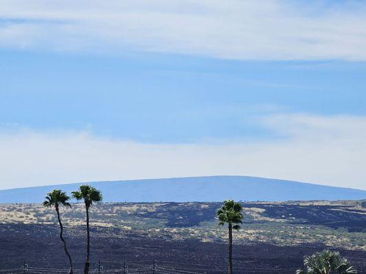 Mauna Loa, Volcano Mountain, Kilauea sits on its eastern side. Largest mountain in the world measured by volume of cubic meters of rock!