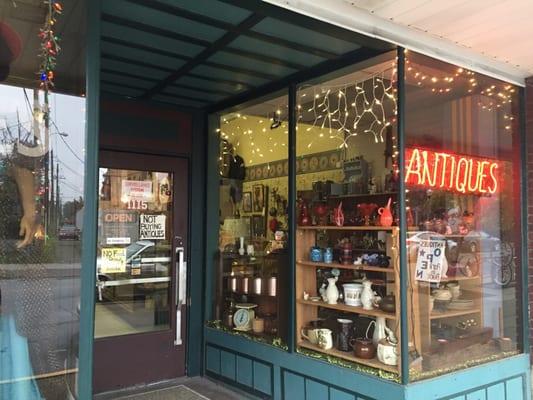 Baxter's On Broadway Antique Mall