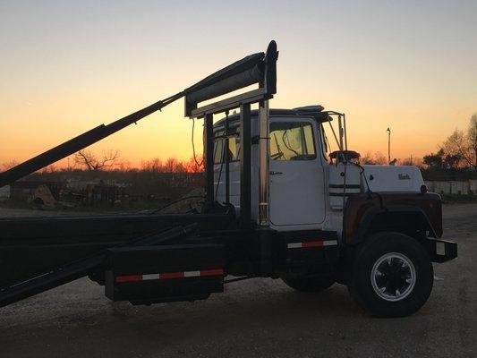 Vic's Truck Service Inc