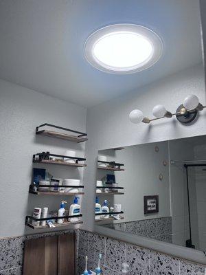 2nd bathroom solar tube (with lights off!)