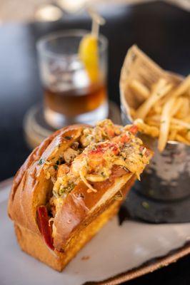 Craft House - Lobster Roll (available for lunch/brunch only)