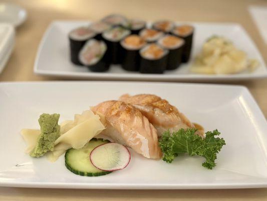 Salmon Belly Nigiri ( Aburi-seared)