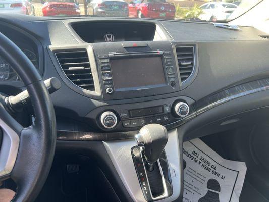 Notice the knob missing on right bottom corner of dashboard screen