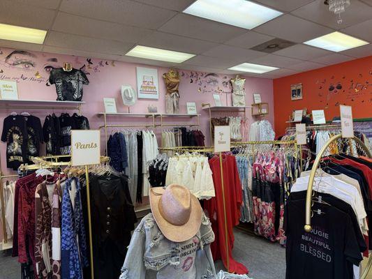 Mone’e Fashionista Boutique