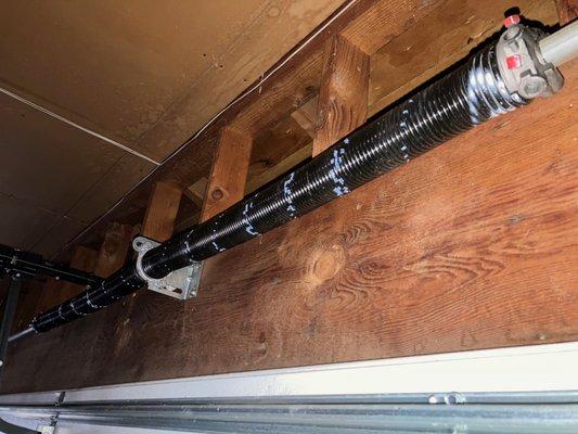 Two brand new springs professionally installed, fast and economically.