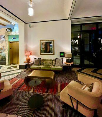 couches are dirty and smelly