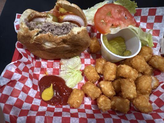 Cheeseburger with tots