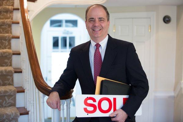 Manolakos George Real Estate